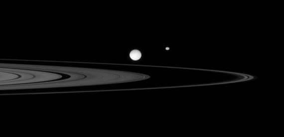 Mimas und Saturnringe