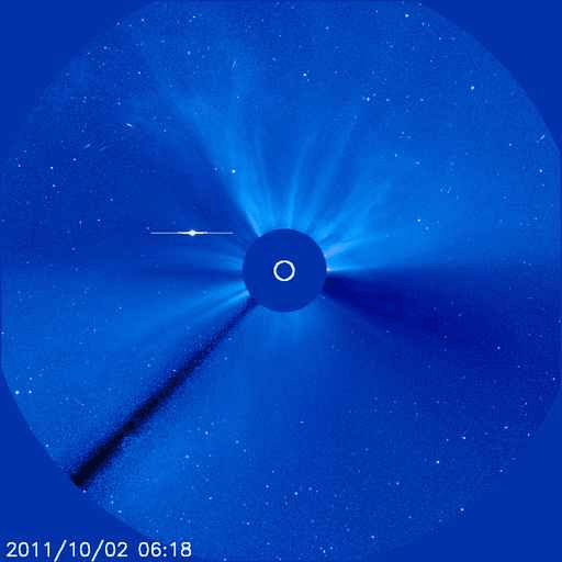 Animation Komet fliegt in die Sonne
